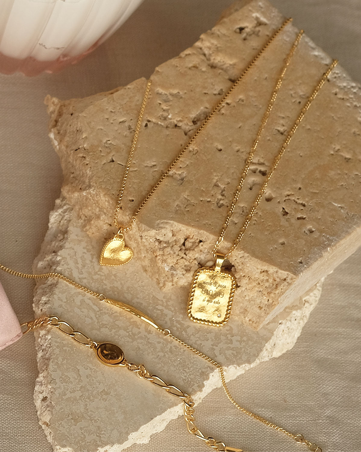 Venus Engravable Heart Necklace